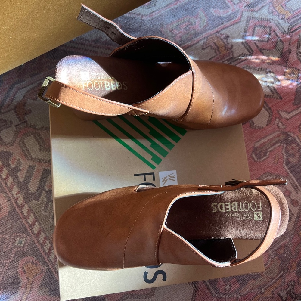 White Mountain Strappy Clogs - Picture 3 of 5